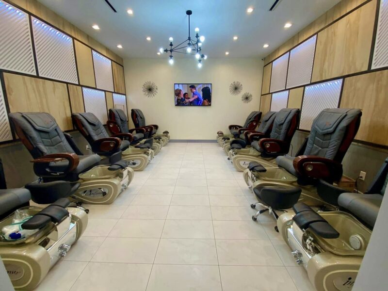 CẦN BÁN TIỆM NAILS Ở SPRING, TX